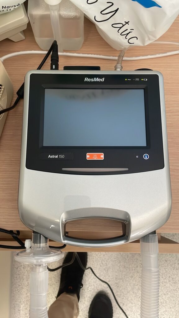 Máy Thở Xâm Lấn ResMed Astral 150 Cũ Máy Thở Xâm Lấn ResMed Astral 150 Cũ