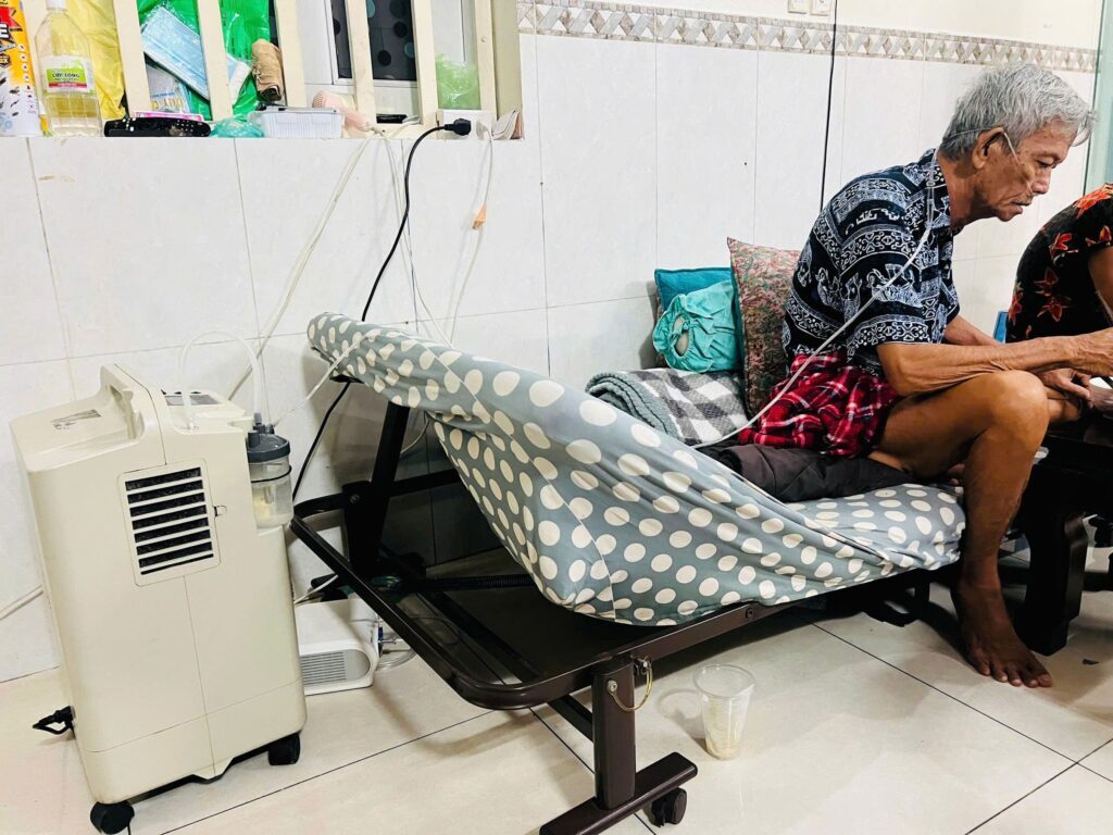 máy tạo oxy cho người COPD